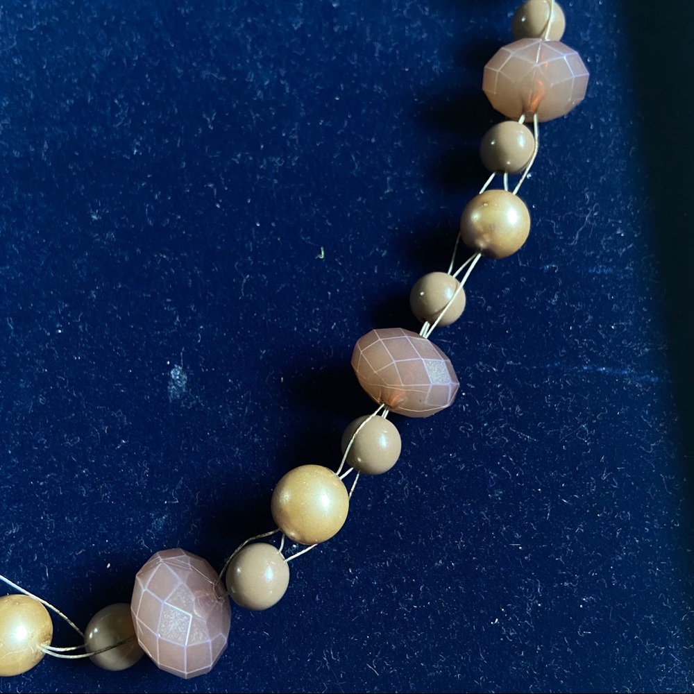 Beaded necklace - Picture 3 of 3